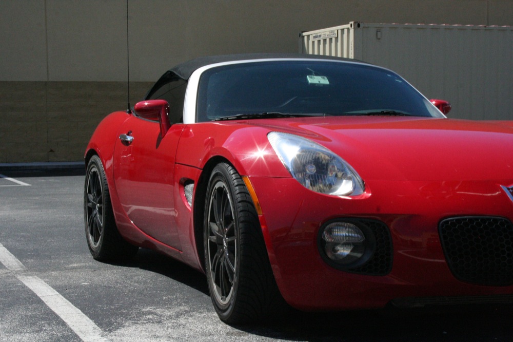 Why Did Pontiac Stop Making The Solstice?